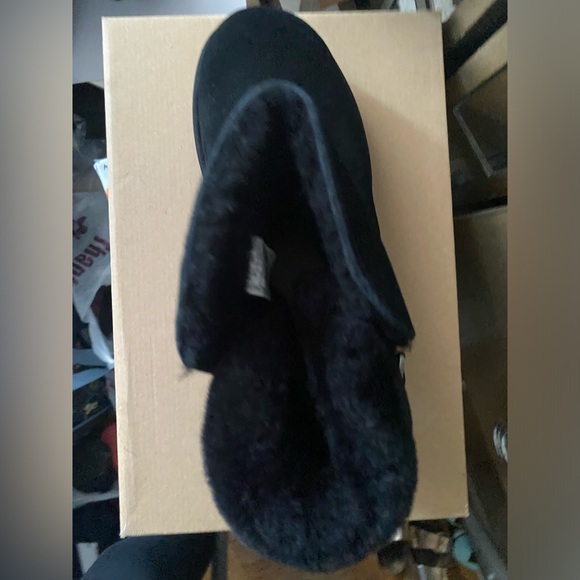 Ugg black boots new w box size 9 - Picture 2 of 4